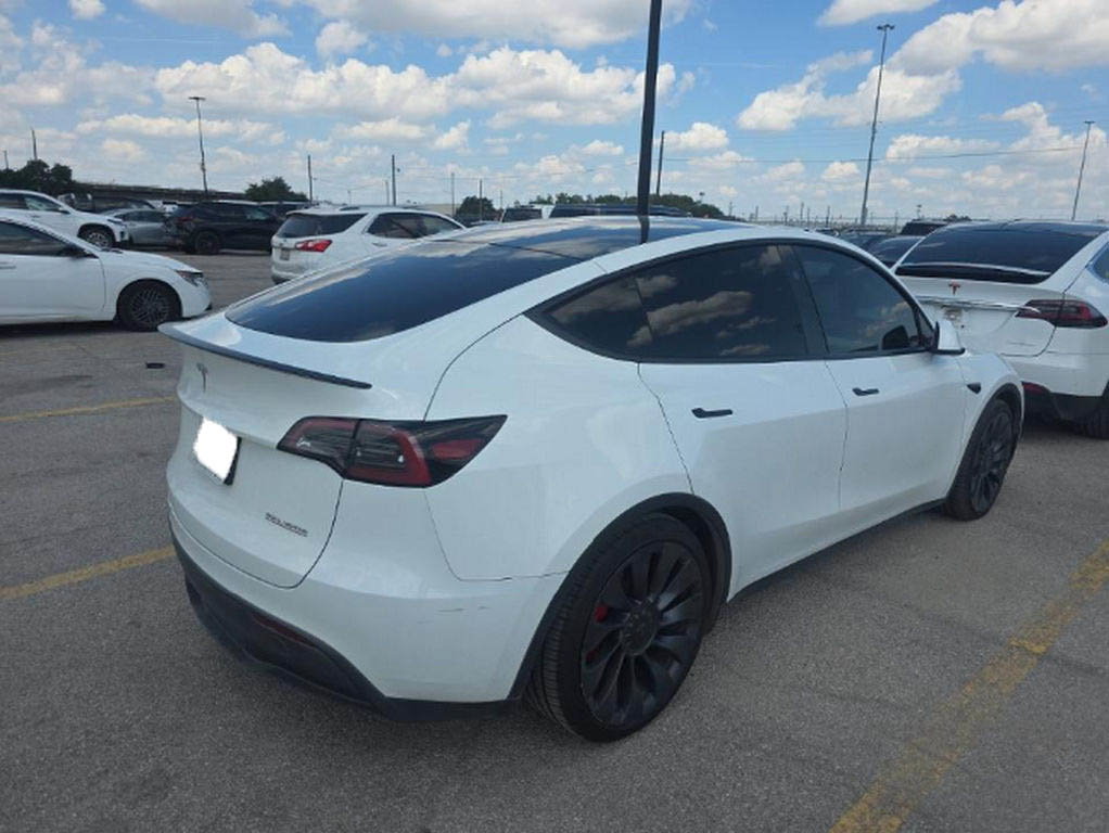 Used 2024 Tesla Model Y Performance AWD/4WD image 4