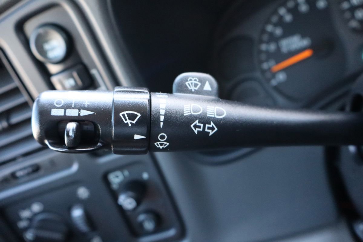 Used 2003 Chevrolet Tahoe LT image 35