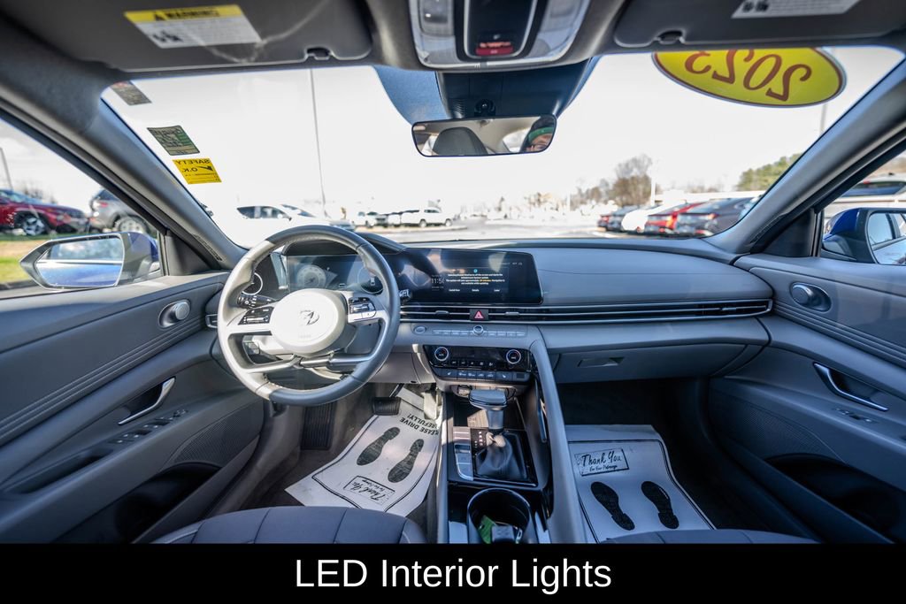 Certified 2023 Hyundai Elantra SEL w/ Convenience Package image 15