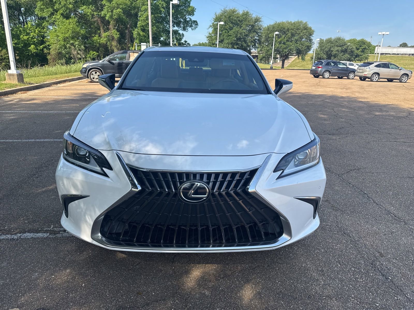 Used 2022 Lexus ES 350 w/ Premium Package image 2
