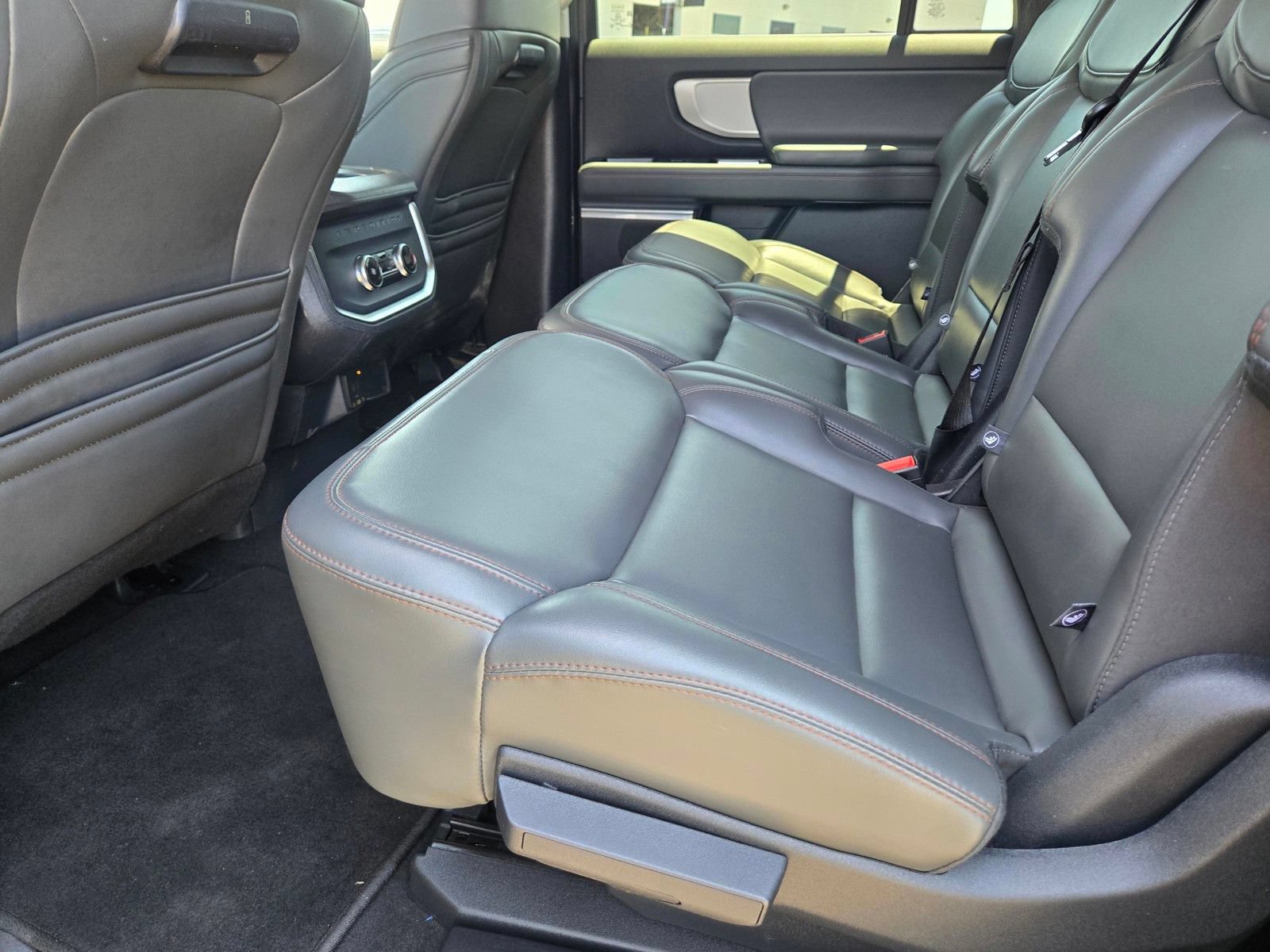Used 2025 Ford Expedition Max Active AWD/4WD image 17
