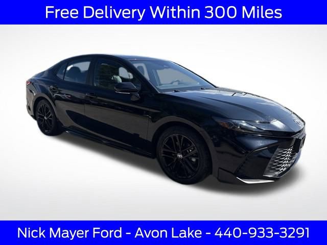 Used 2025 Toyota Camry SE image 1