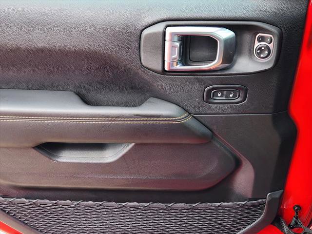 Certified 2025 Jeep Wrangler Sahara image 32