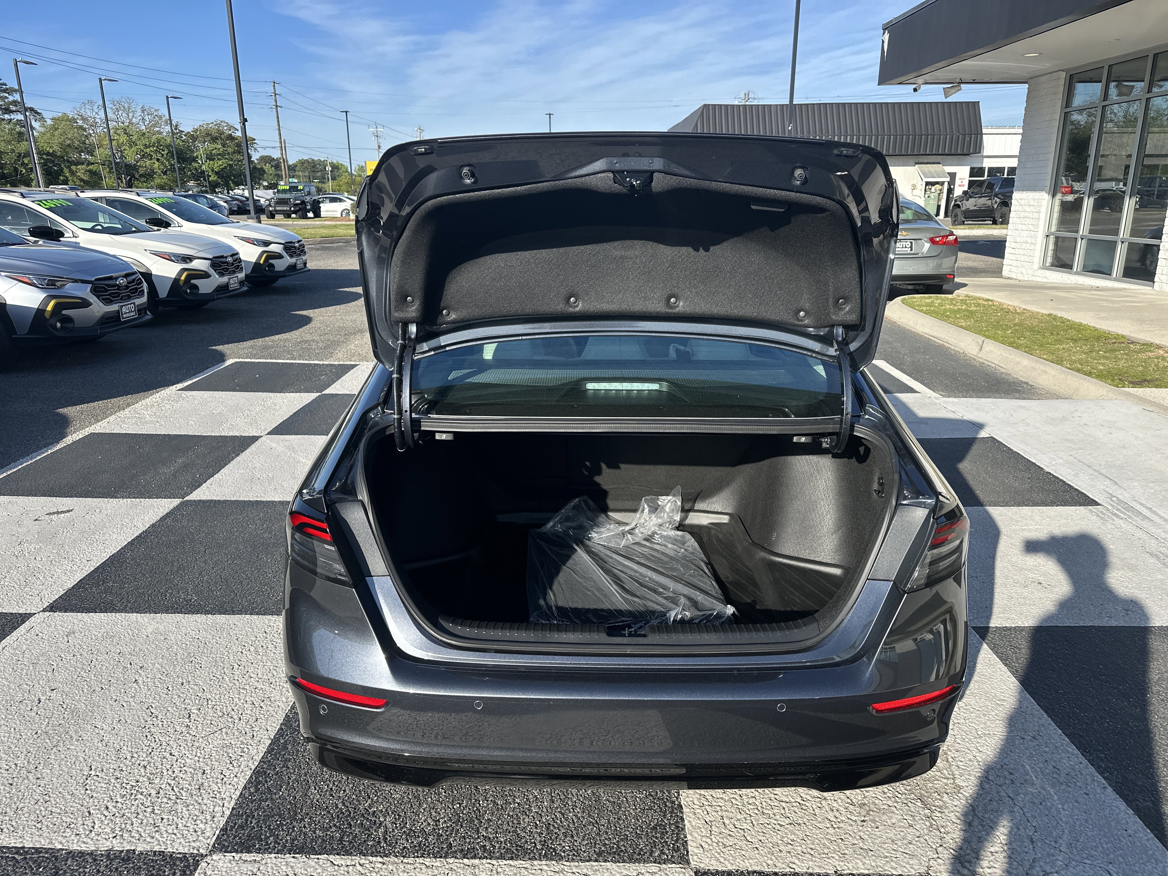 Used 2025 Honda Accord EX-L image 4