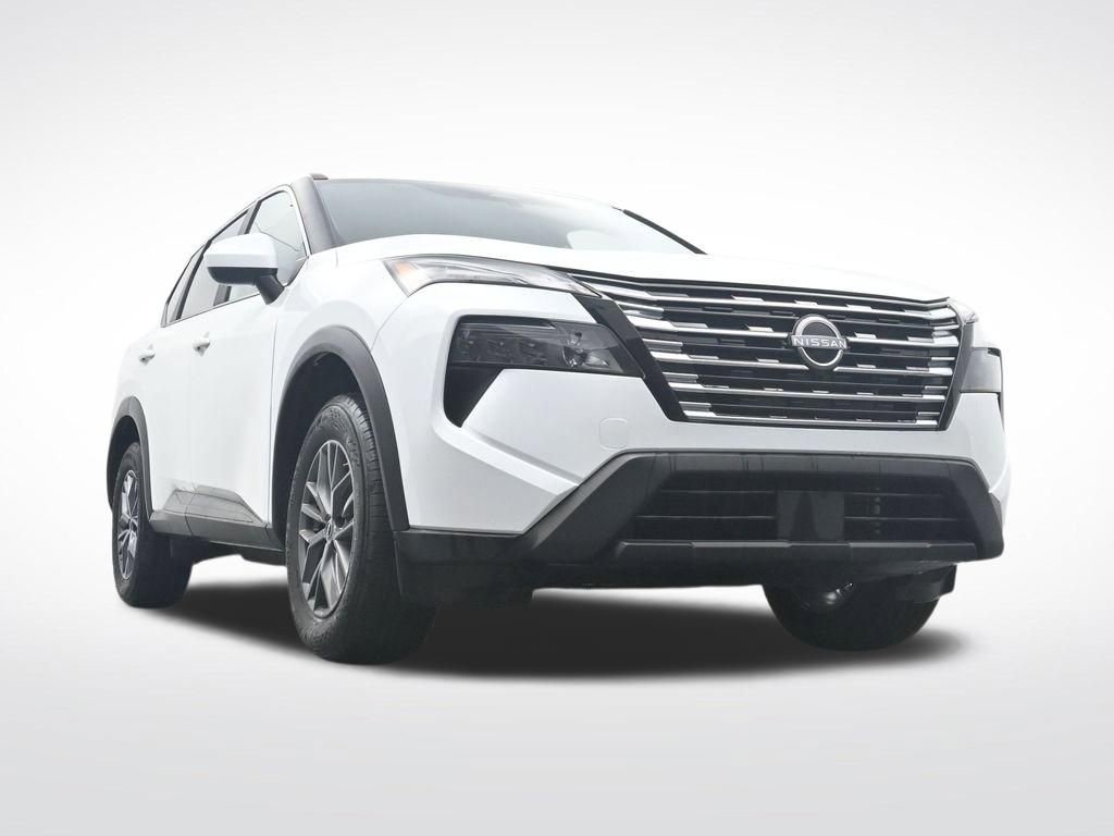 Used 2026 Nissan Rogue SV image 32