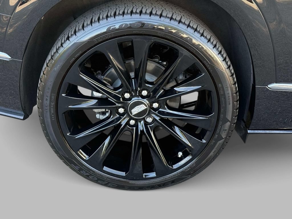 Used 2026 Cadillac Vistiq Luxury w/ LPO, Floor Liner Package AWD/4WD image 13
