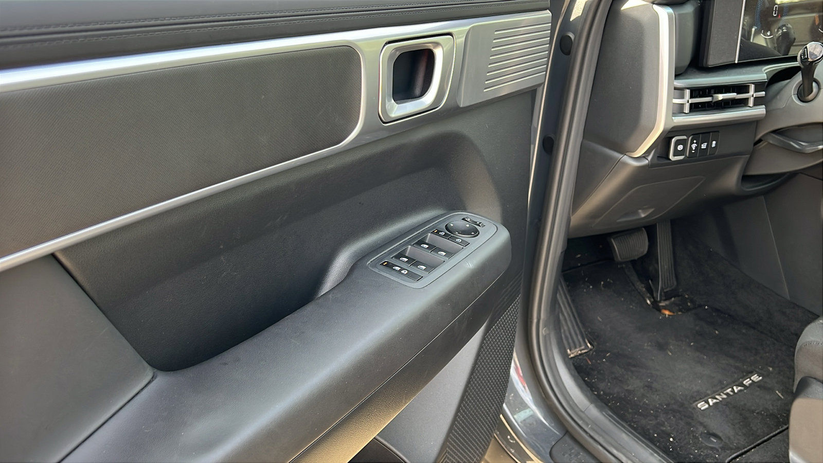 Used 2025 Hyundai Santa Fe SE image 14