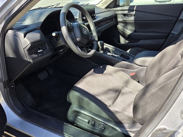 Used 2025 Honda Accord SE image 16