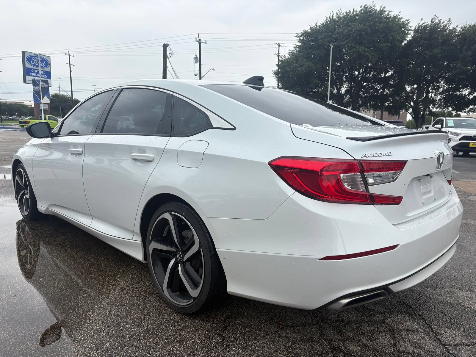 Used 2022 Honda Accord Sport image 3