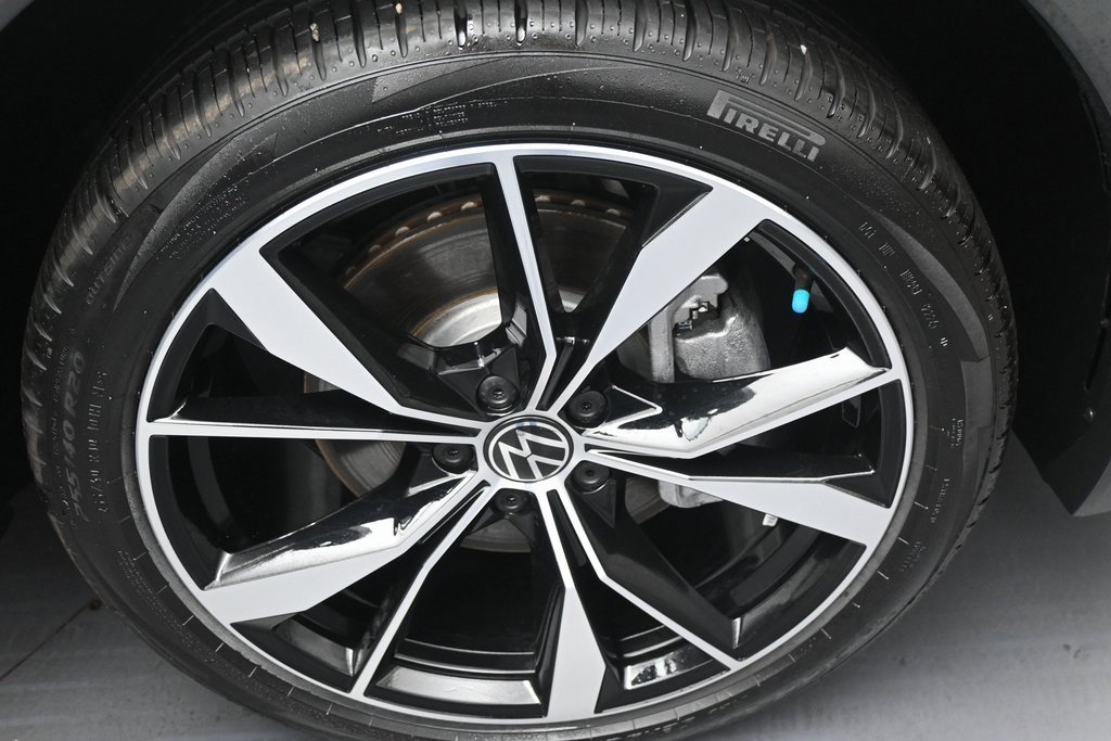 Used 2024 Volkswagen Tiguan SEL R-Line image 39