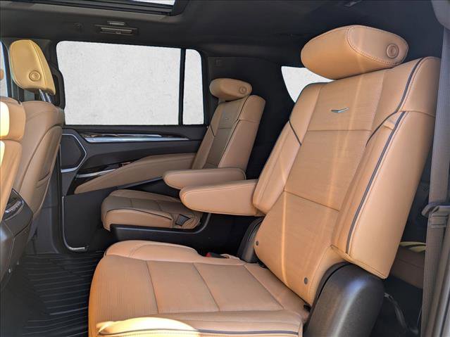 Used 2025 Cadillac Escalade ESV Premium Luxury image 21
