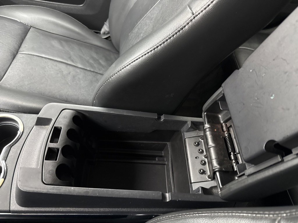 Used 2010 Chrysler 300 Touring image 21