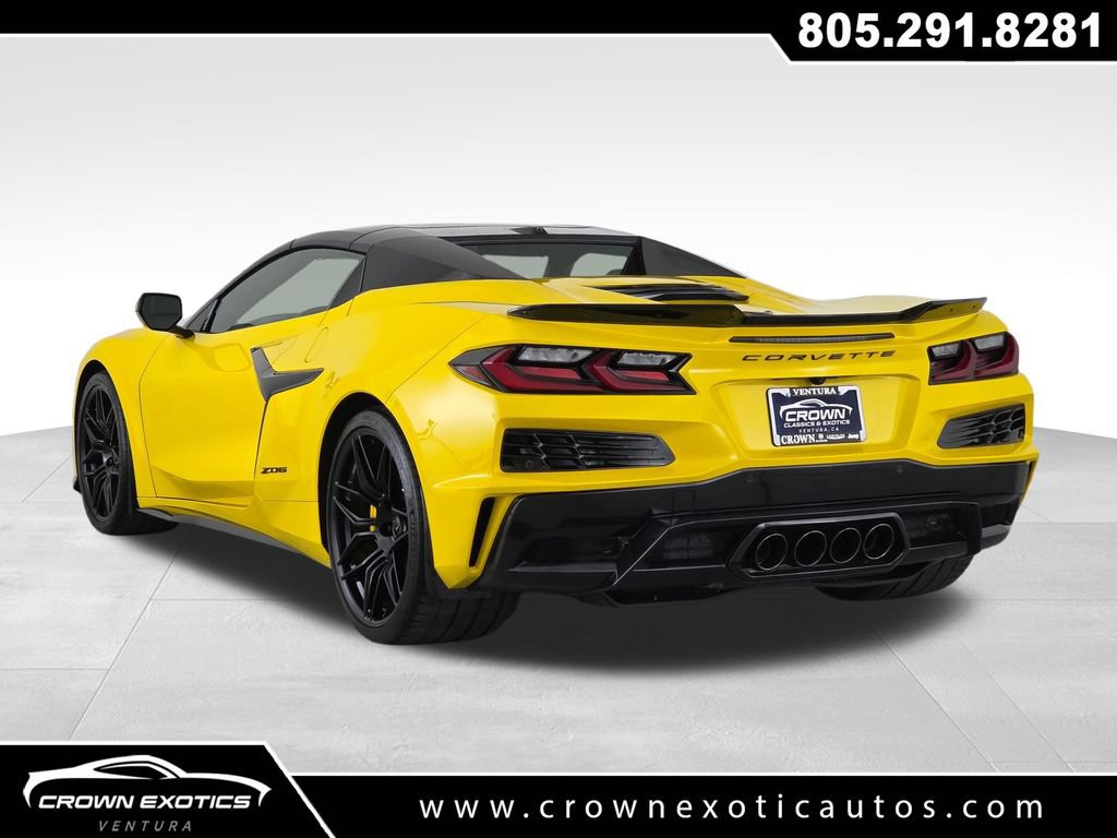 Used 2025 Chevrolet Corvette Z06 RWD image 5