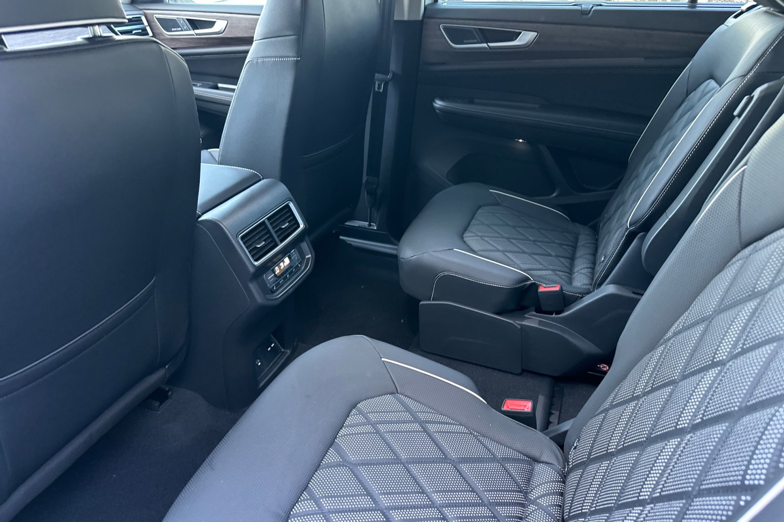 New 2026 Volkswagen Atlas SEL Premium R-Line image 12