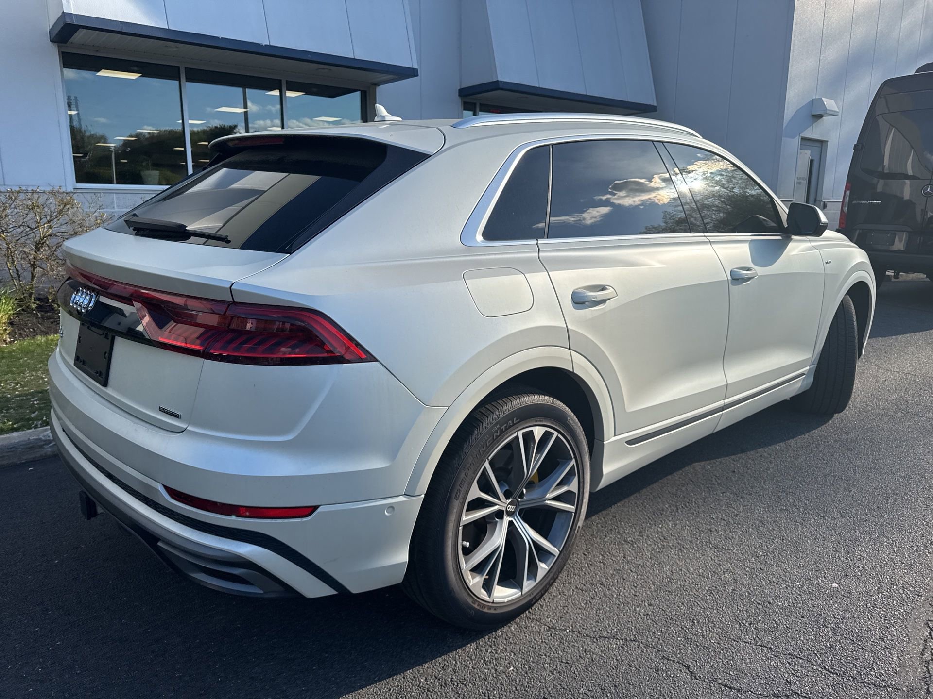 Used 2021 Audi Q8 Premium Plus w/ Premium Plus Package image 2