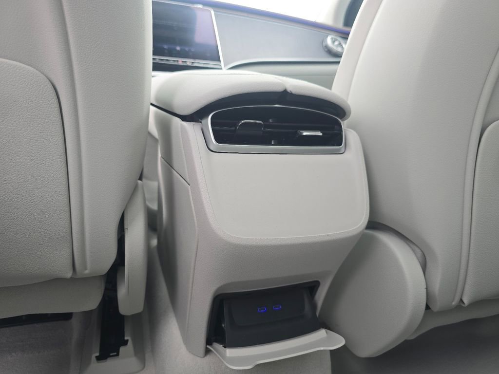 New 2026 Mercedes-Benz EQE 320 4MATIC SUV image 26