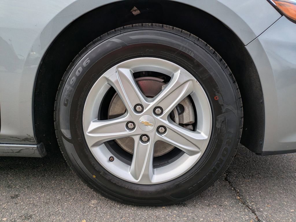 Used 2024 Chevrolet Malibu LT image 12