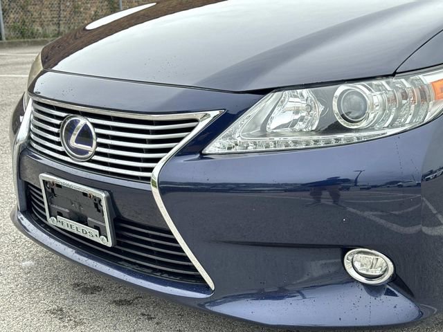 Used 2015 Lexus ES 300h w/ Navigation System Package FWD image 10