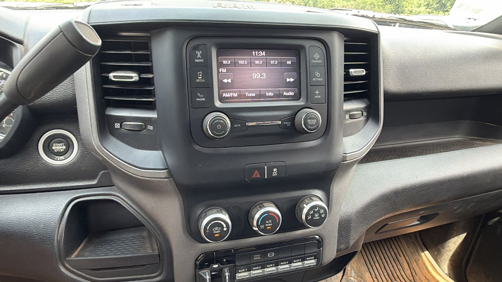 Used 2022 RAM 3500 Tradesman w/ Chrome Appearance Group AWD/4WD image 31