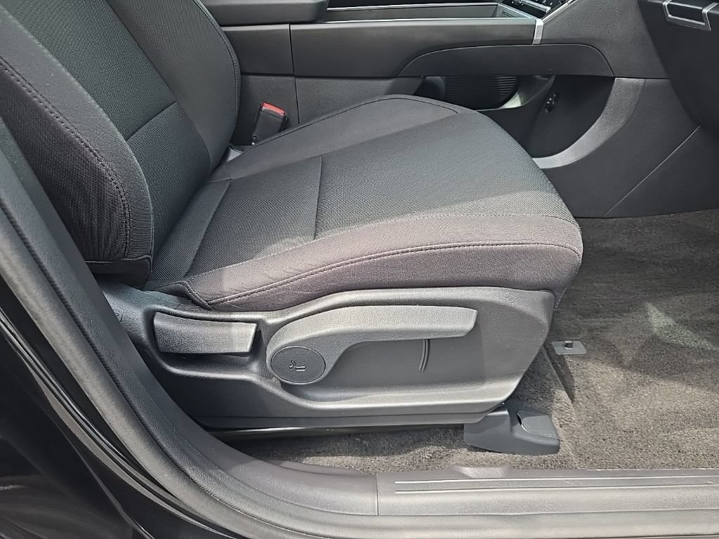 Certified 2025 Hyundai Santa Fe SE FWD image 26