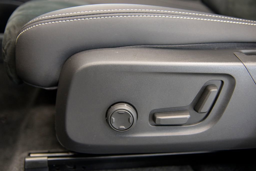 Used 2023 Volvo C40 P8 Recharge Plus image 16