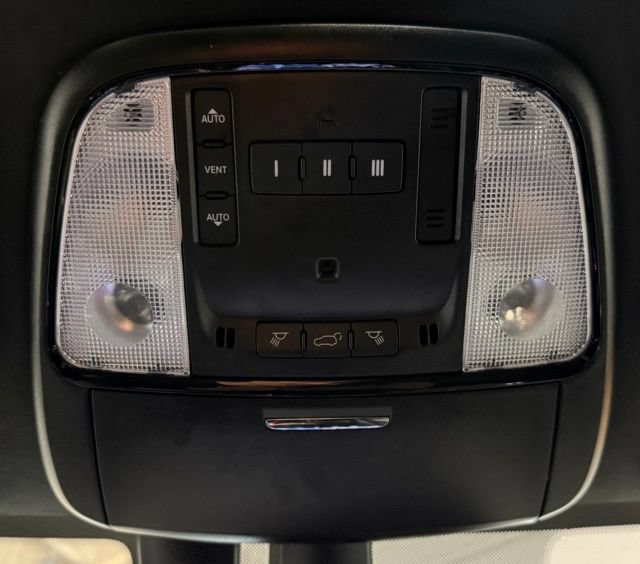 Used 2024 Dodge Durango R/T AWD/4WD image 16