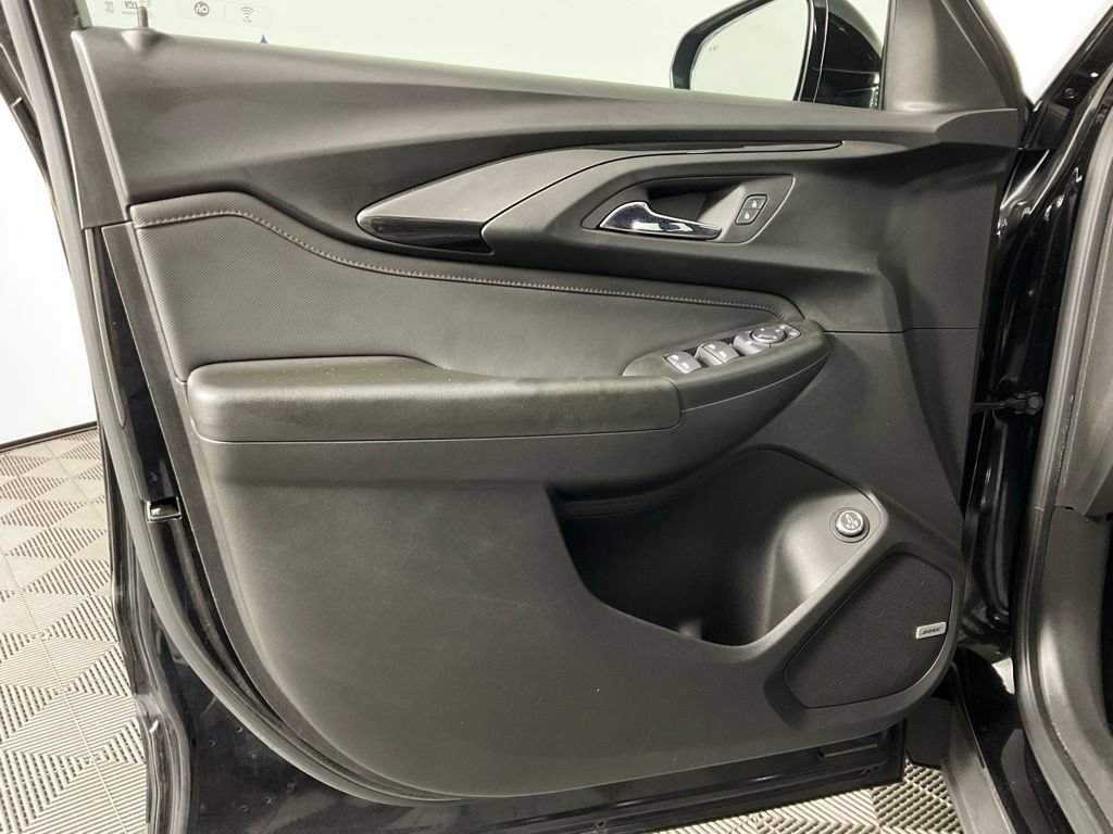 Used 2021 Chevrolet TrailBlazer RS w/ Sun and Liftgate Package FWD image 12