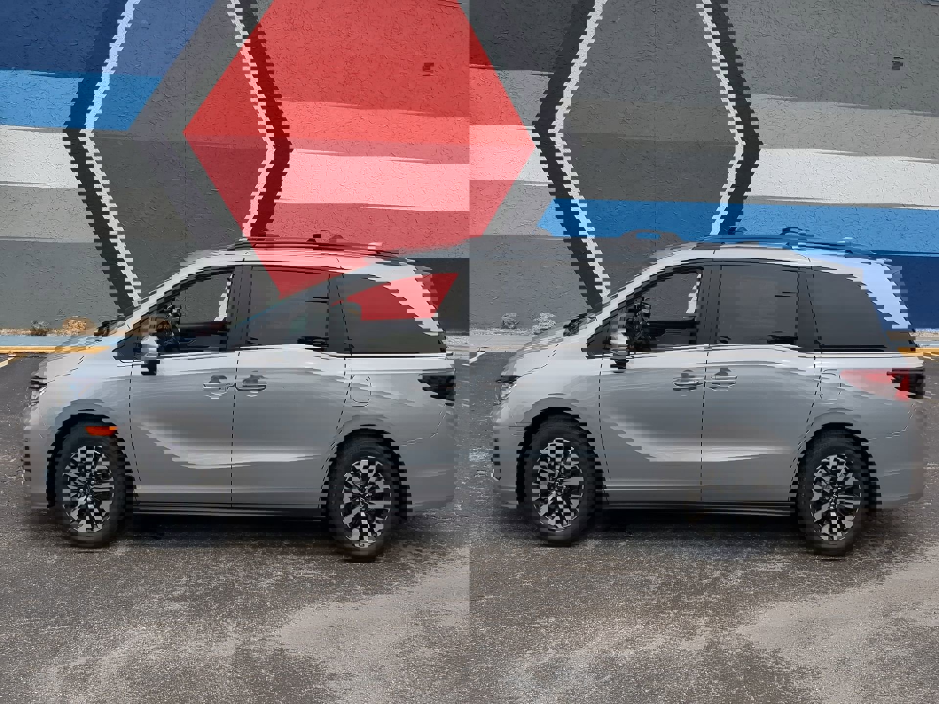 New 2025 Honda Odyssey EX-L image 9