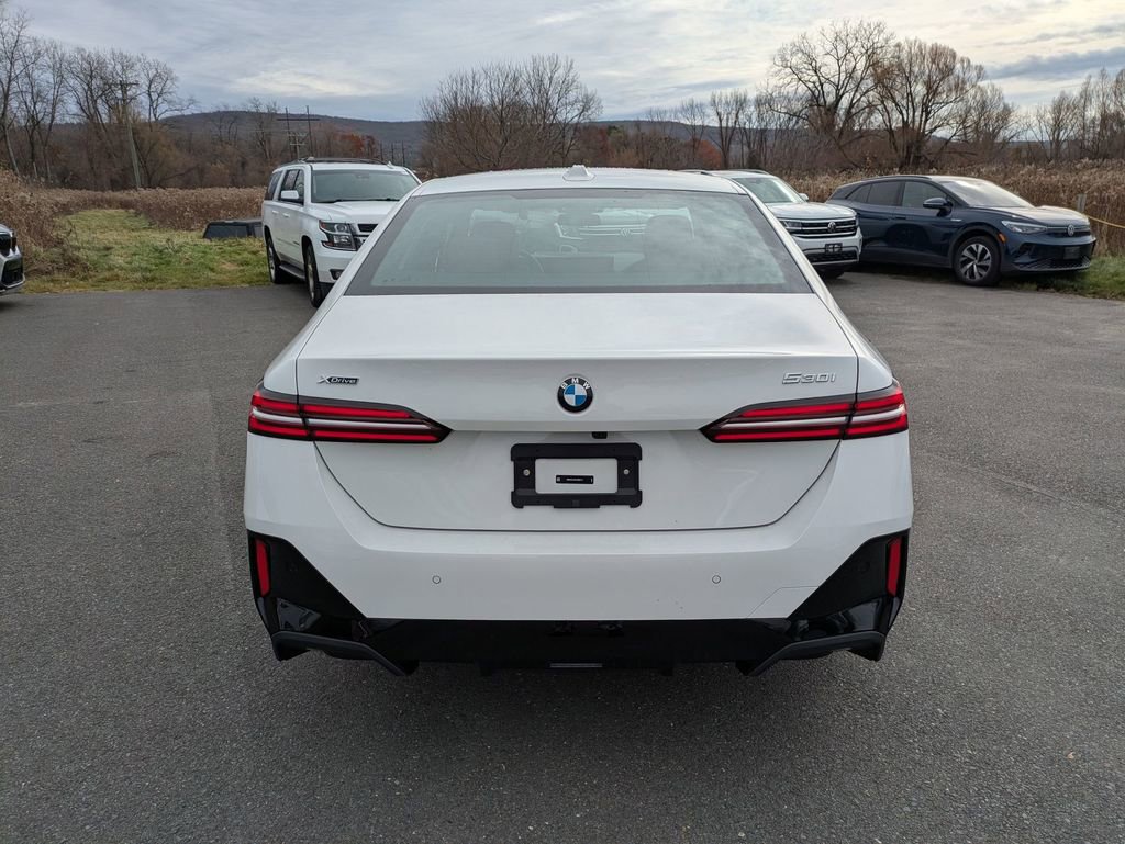 New 2026 BMW 530i xDrive w/ M Sport Package image 4