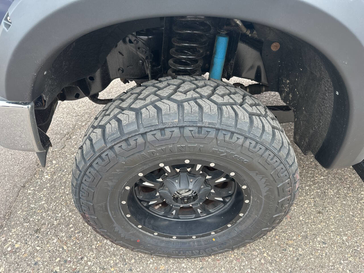 Used 2010 Ford F350 Lariat image 12