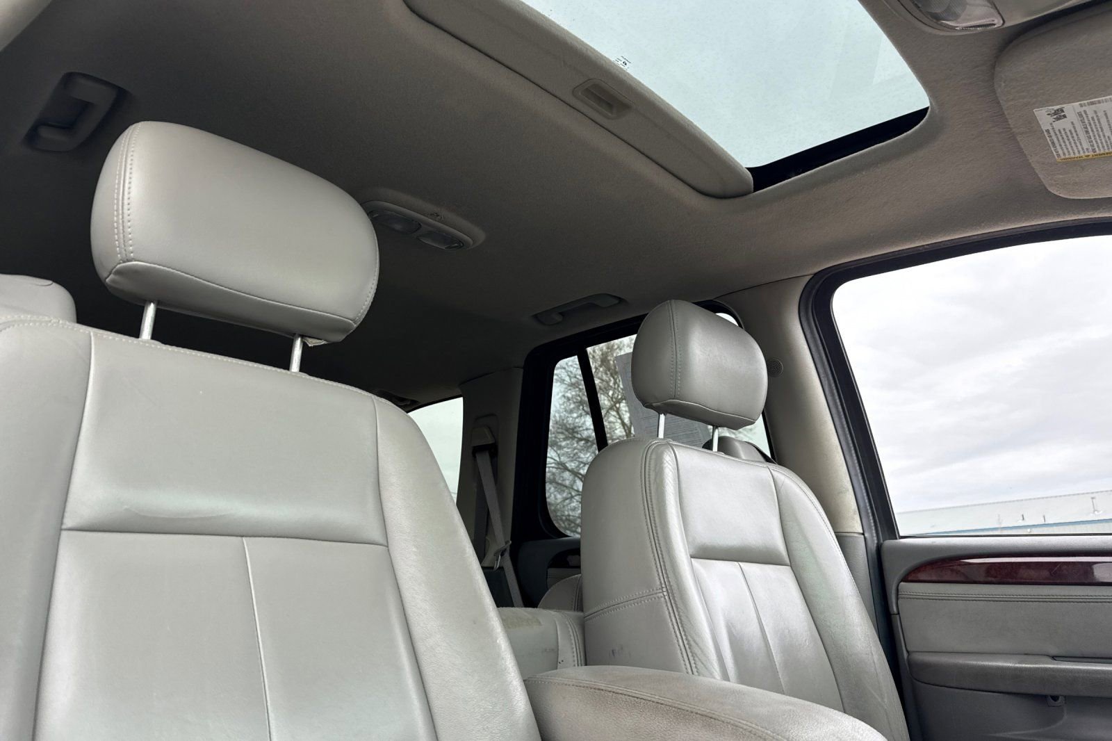 Used 2007 GMC Envoy Denali image 14