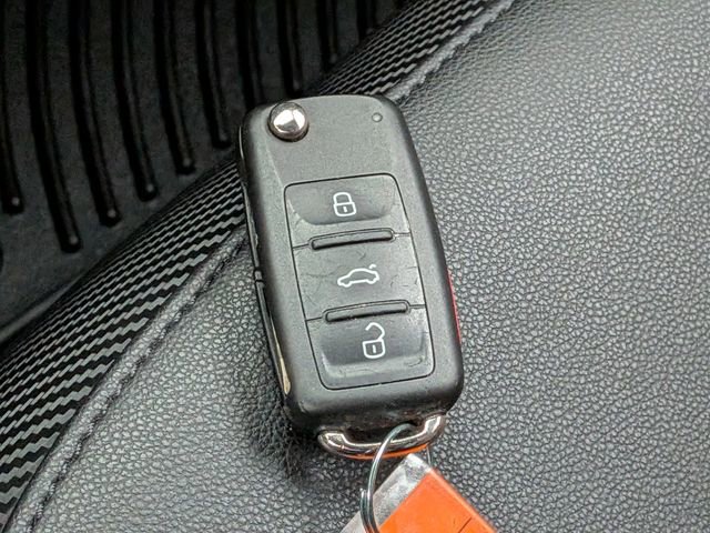 Used 2019 Volkswagen Beetle 2.0T SE image 37