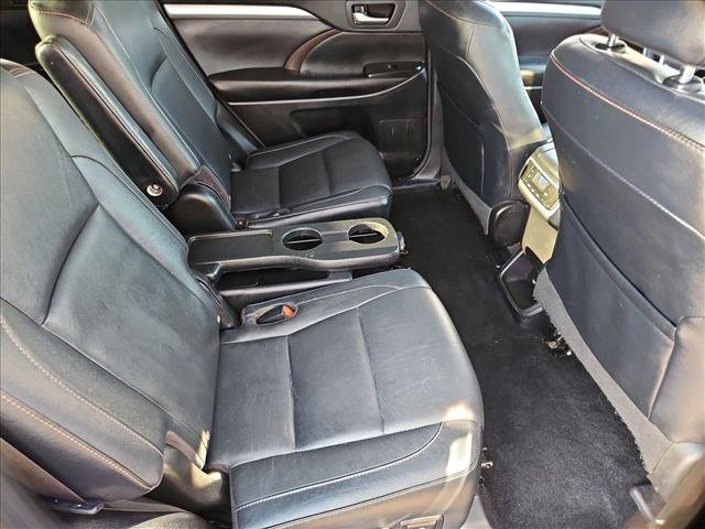 Used 2016 Toyota Highlander XLE AWD/4WD image 27
