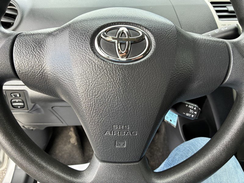 Used 2009 Toyota Yaris Sedan image 8