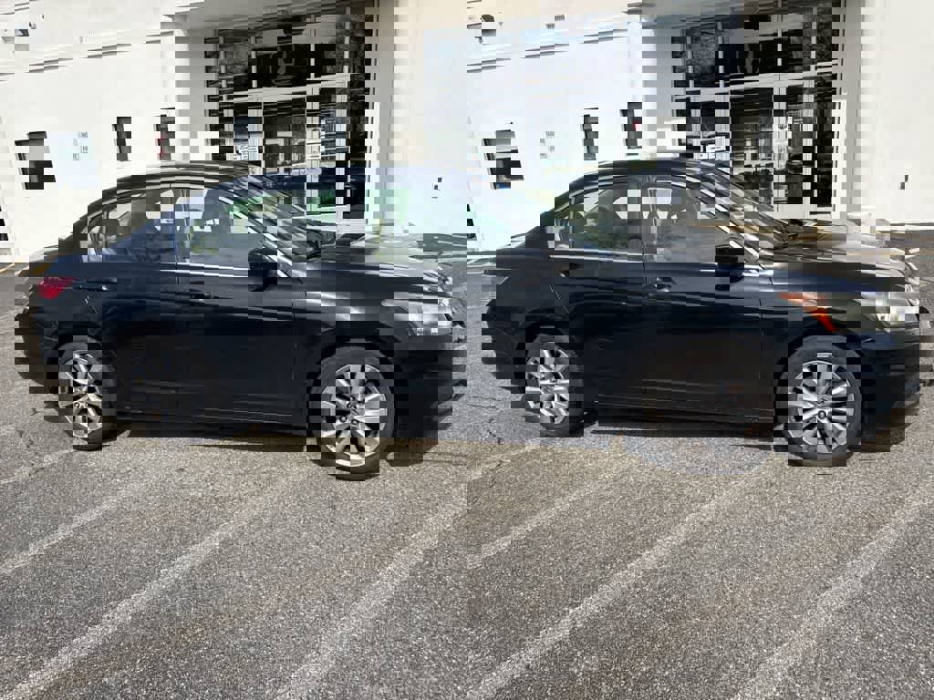 Used 2011 Honda Accord EX-L image 9