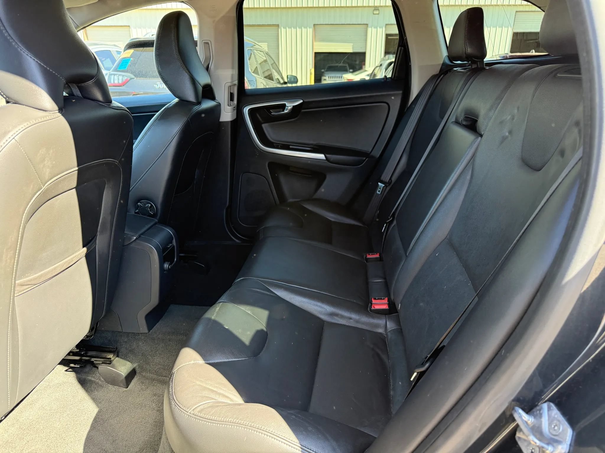 Used 2015 Volvo XC60 T6 AWD/4WD image 21