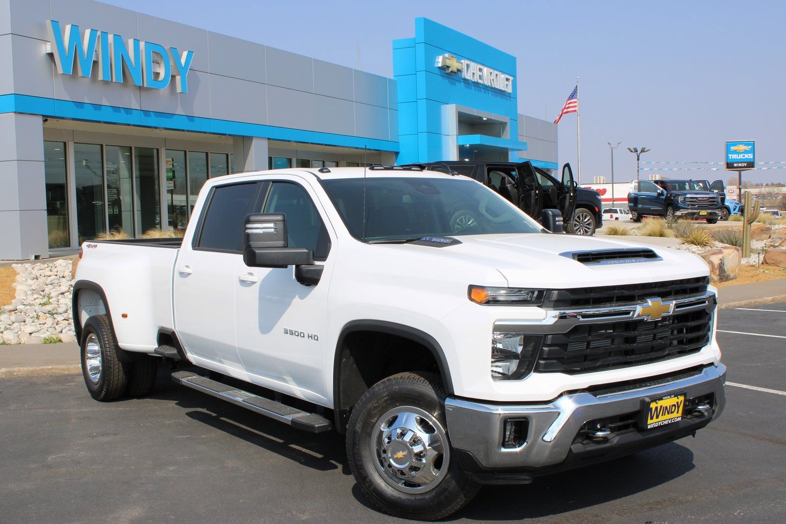 New 2026 Chevrolet Silverado 3500 LT image 2