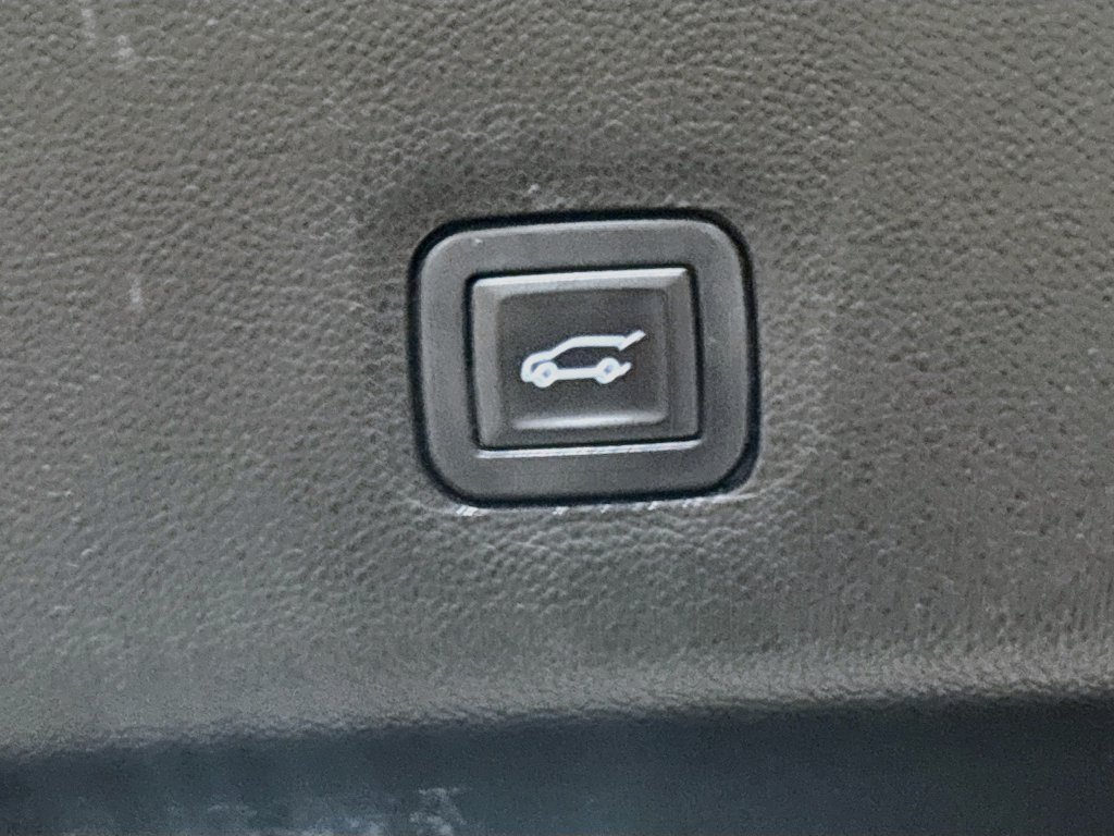 Used 2020 Chevrolet Traverse RS FWD image 10