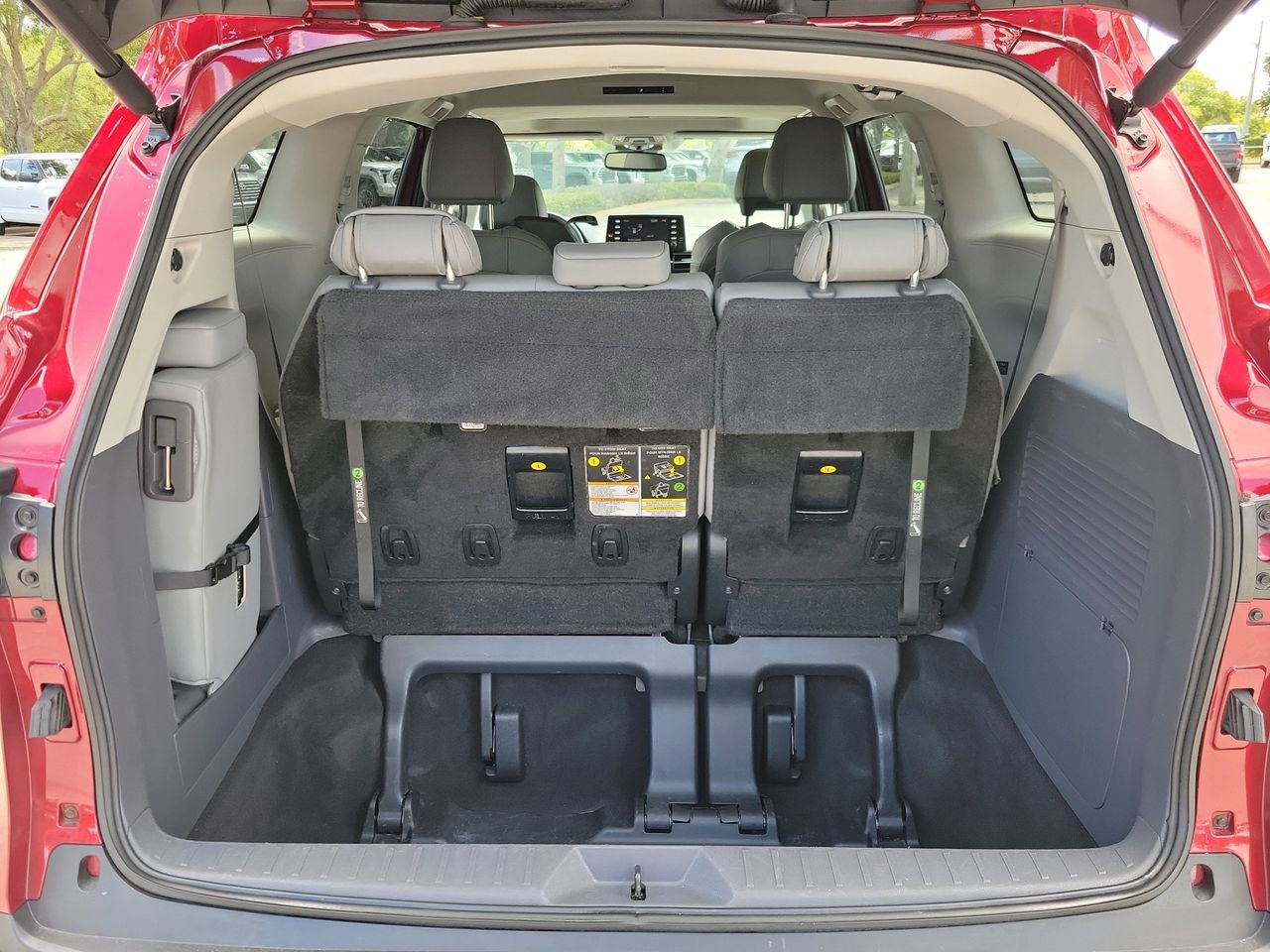 Used 2022 Toyota Sienna XLE FWD image 8
