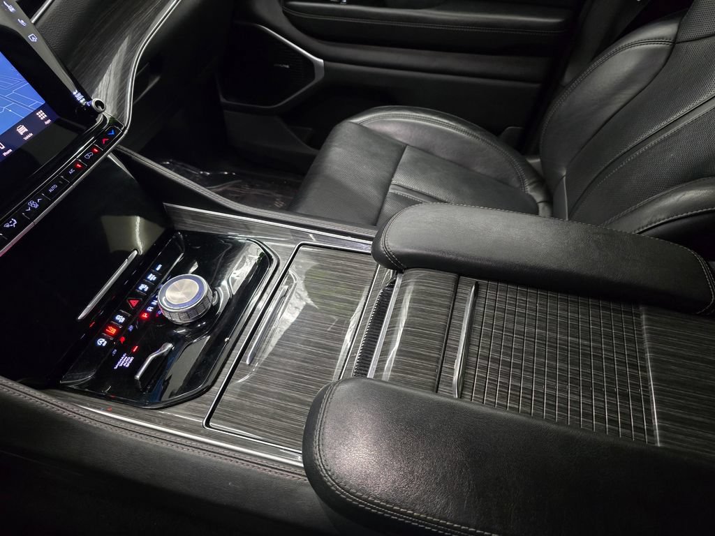 Certified 2022 Jeep Wagoneer Series II AWD/4WD image 26
