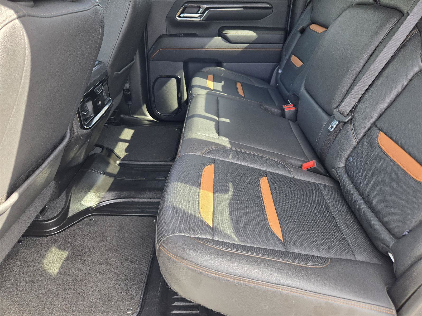 Used 2024 GMC Sierra 2500 AT4 w/ AT4 Premium Plus Package AWD/4WD image 28
