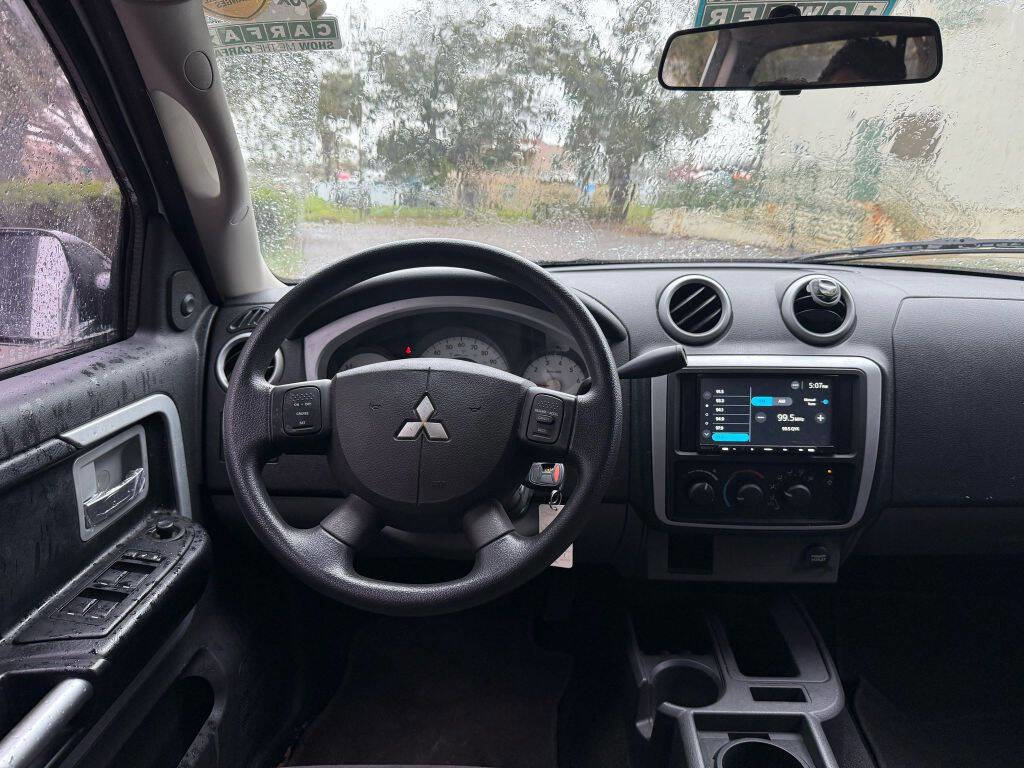 Used 2008 Mitsubishi Raider LS image 12