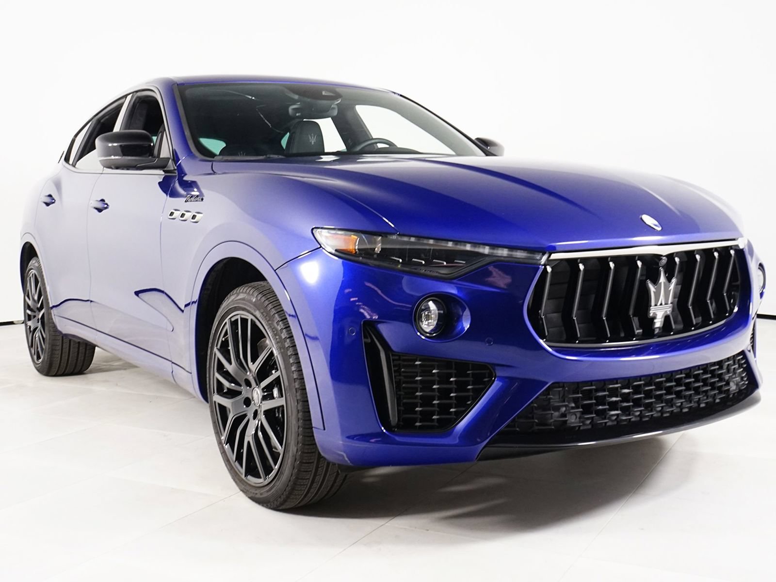 Used 2022 Maserati Levante Modena AWD/4WD image 17