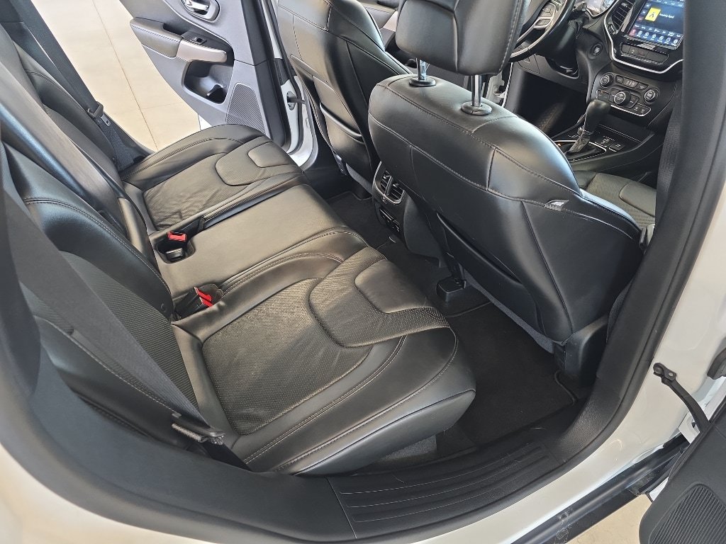 Used 2019 Jeep Cherokee Limited AWD/4WD image 19