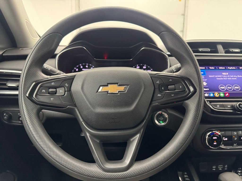 Used 2023 Chevrolet TrailBlazer LT w/ Convenience Package AWD/4WD image 16
