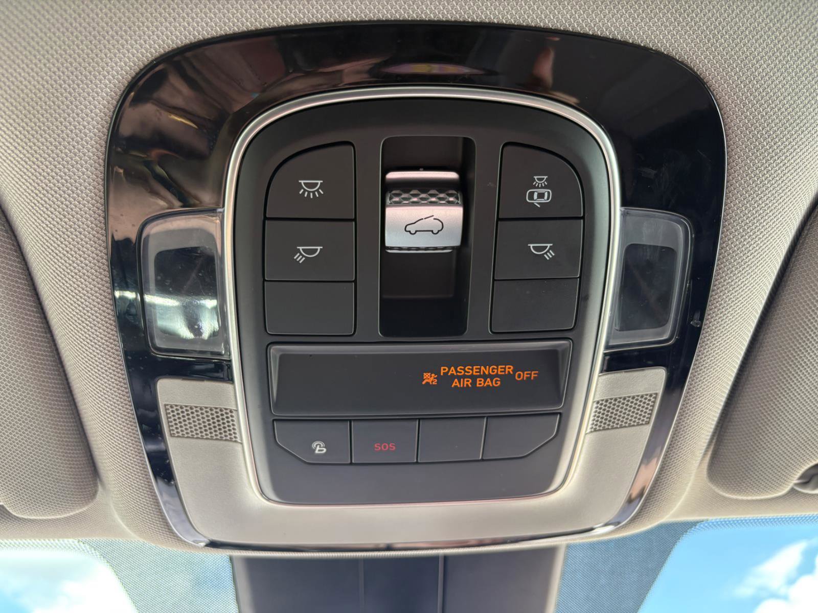 Used 2022 Hyundai Santa Fe SEL Premium w/ Cargo Package image 46