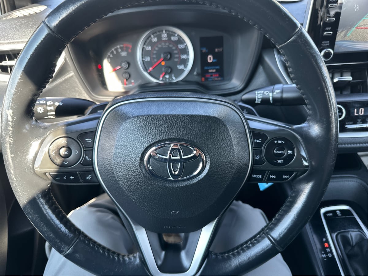 Used 2020 Toyota Corolla LE FWD image 18
