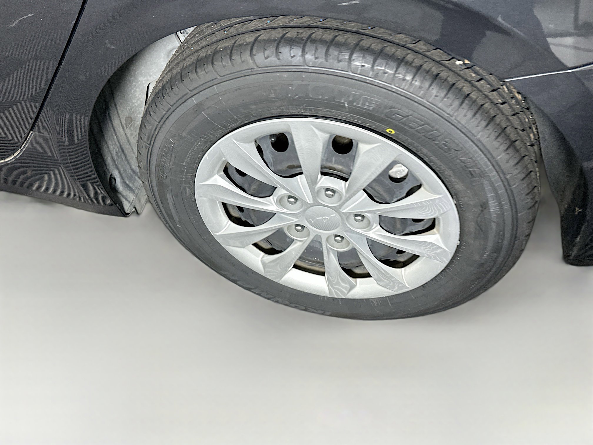 Used 2023 Kia Forte LX image 11