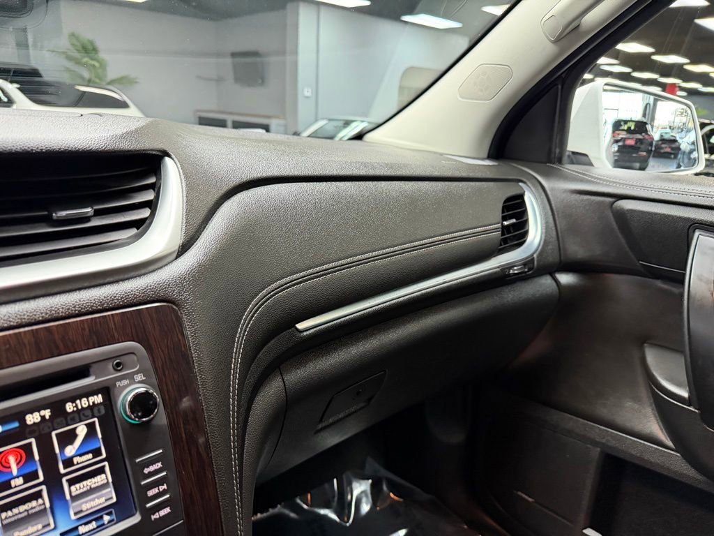Used 2017 Chevrolet Traverse LT FWD image 27