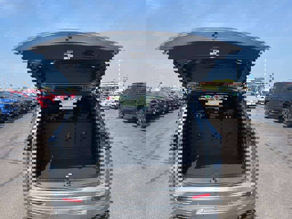 New 2026 Buick Enclave Avenir w/ Super Cruise Package image 7